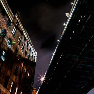 Dumbo , Brooklyn bridge 